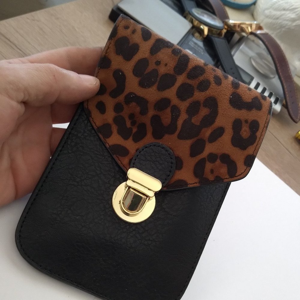 Lepard skin pattern black slimline credit card id purse wallet